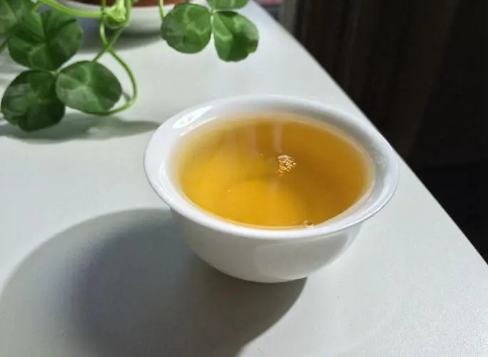 2022年一喝普洱茶肚子就熱熱的怎么回事？