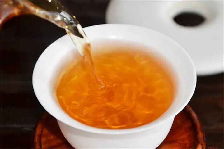 普洱生茶的十種湯色，教你一眼識別?