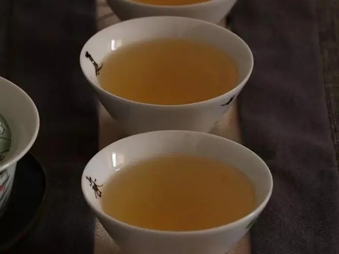 普洱茶的舌底鳴泉是怎么樣的？