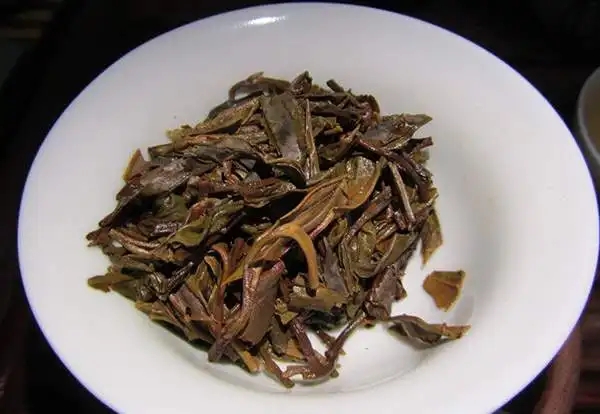為什么普洱茶的葉底會(huì)出現(xiàn)紅梗？