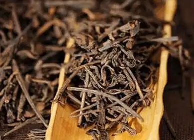 普洱茶的茶梗含量控制在多少算合理？