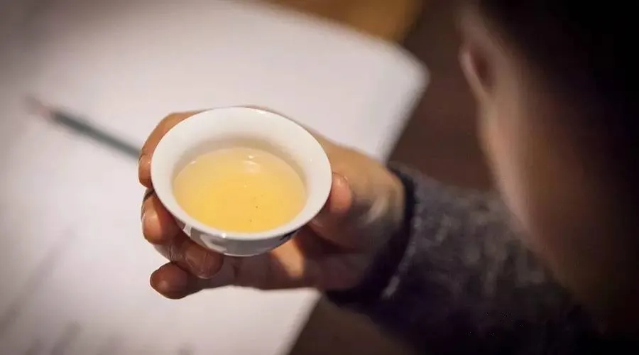 茶和水為什么會“分離”？