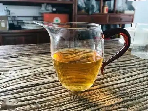 吸煙的人喝茶到底有哪些好處？醫(yī)生這次全說(shuō)清楚了